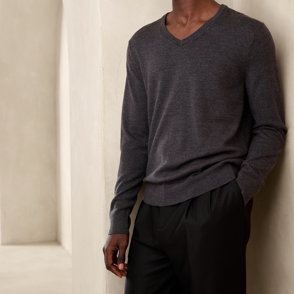 Banana Republic extra fine merino wool gray v-neck pullover XL - Picture 1 of 12